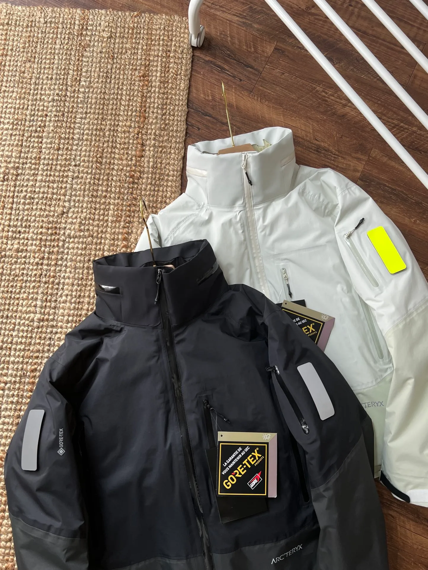 【Hot Sale 】 Arctervx SYSTEMA Series Axis Insulated，Jacket ， Same Style 💥 ， Wear-Resistant ，Breathable ~ ， Breathable ， Breathable ， ， Velcro® ，3L GORE TEX Cknit 40d，gsm e PTFE ， 100% ，20d ， DWR 40gsm，TPU Coreloft TM Continuous 65 (65g/m 2) ， Arc teryx ，Sto WHOOd TM ， ， SIZE：S M L XL XXL Size S 118 66 160~165 90~120 M 122 68 165~170 130~145 L 126 71 170~175 150~155 XL 130 74 175~180 160～165 XXL 132 76 180~185 170～190